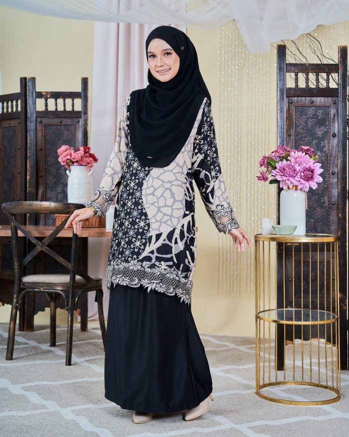 Baju Kurung Moden Batik Sulam Sultanah 10.0 - Alena Black - Image 3