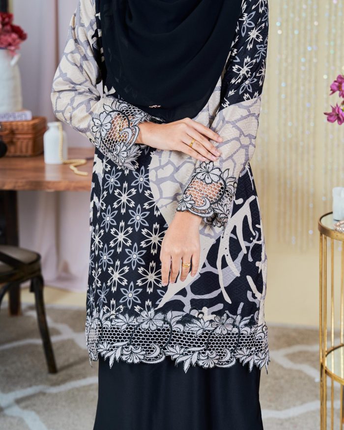 Baju Kurung Moden Batik Sulam Sultanah 10.0 - Alena Black - Image 2