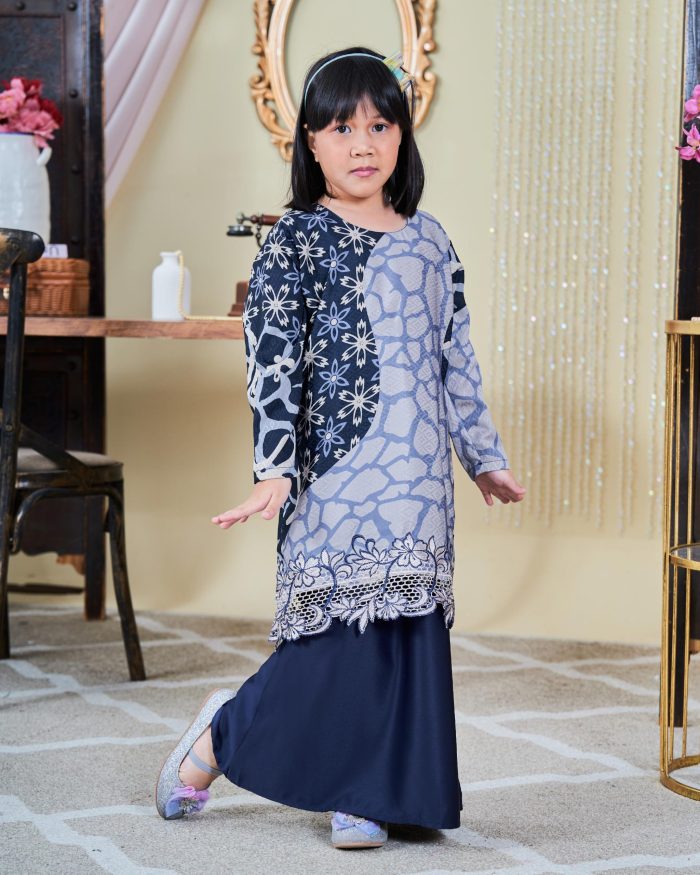 Baju Kurung Moden Batik Sulam Sultanah Kids 10.0 - Alena Navy Blue - Image 2