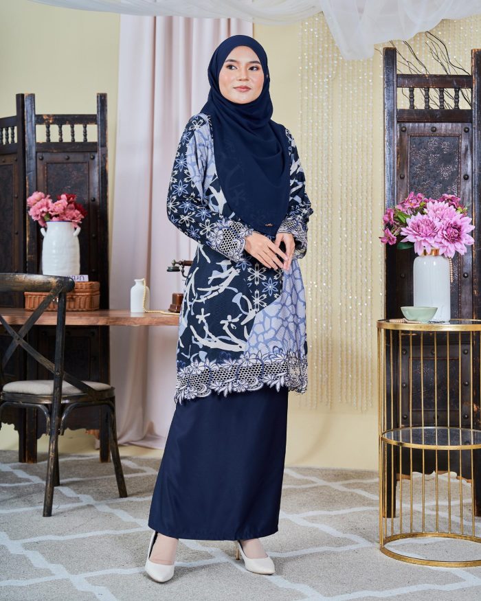 Baju Kurung Moden Batik Sulam Sultanah 10.0 - Alena Navy Blue - Image 3