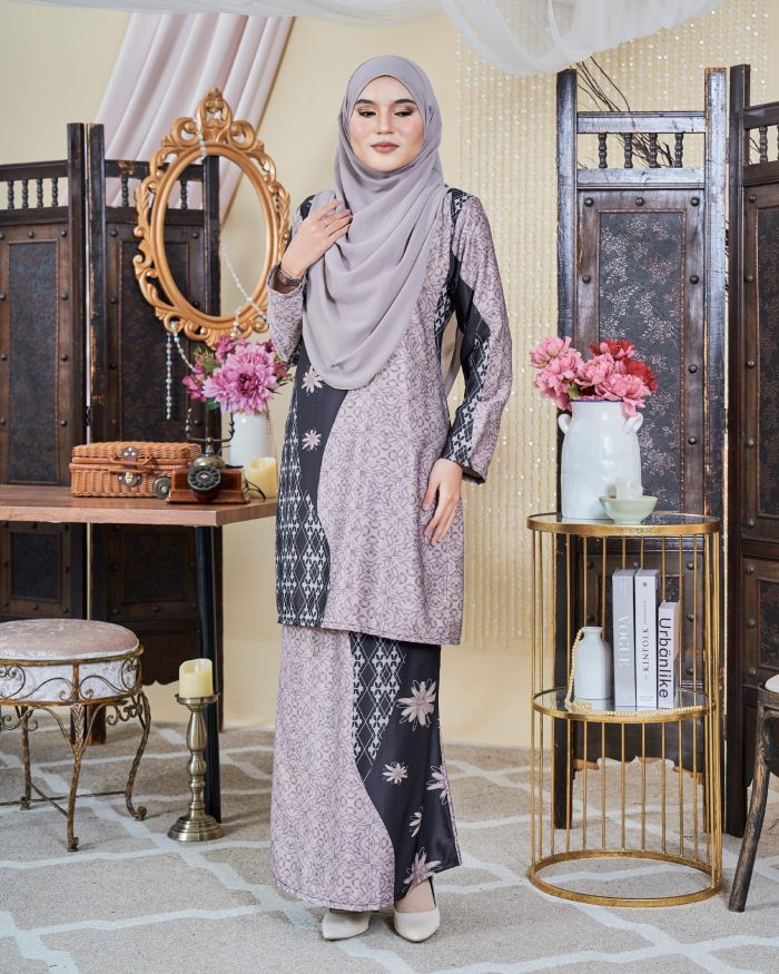 Baju Kurung Moden Batik Sultanah 9.0 - Arena Black Sable - Image 3