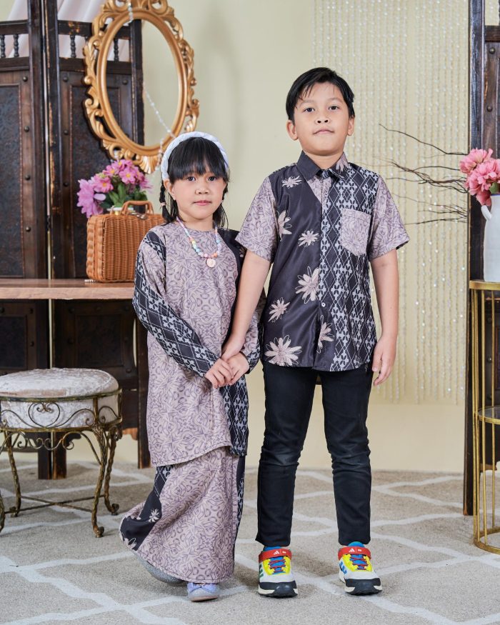 Baju Kurung Moden Batik Sultanah Kids 9.0 - Arena Black Sable - Image 6