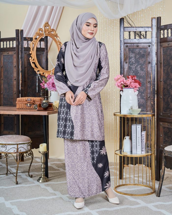 Baju Kurung Moden Batik Sultanah 9.0 - Arena Black Sable - Image 6