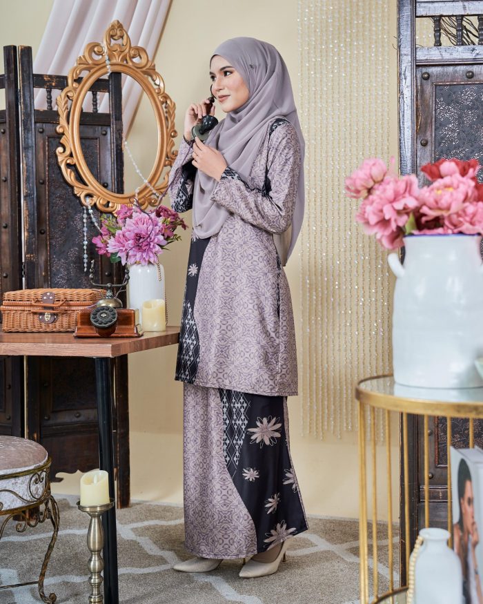 Baju Kurung Moden Batik Sultanah 9.0 - Arena Black Sable - Image 7