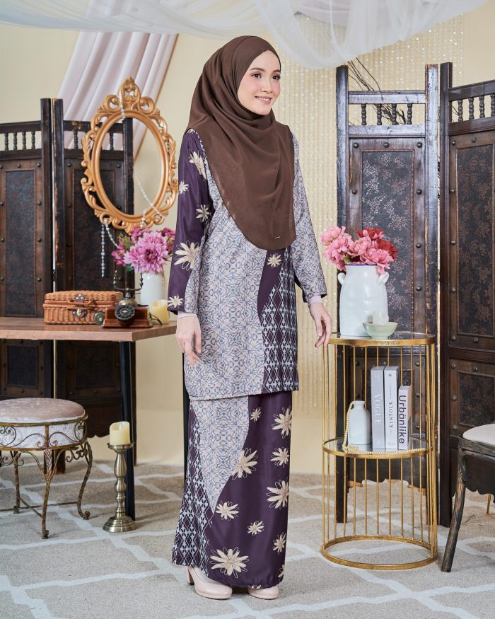 Baju Kurung Moden Batik Sultanah 9.0 - Arena Dark Brown - Image 5