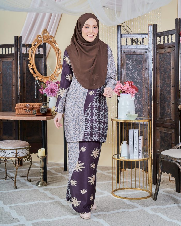 Baju Kurung Moden Batik Sultanah 9.0 - Arena Dark Brown - Image 6