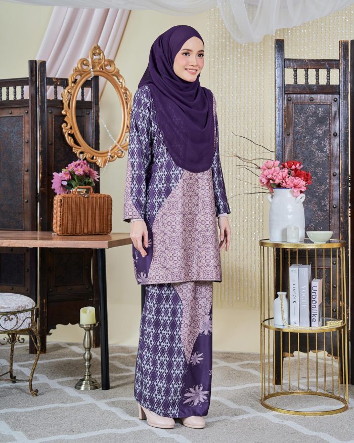 Baju Kurung Moden Batik Sultanah 9.0 - Arena Deep Purple - Image 3