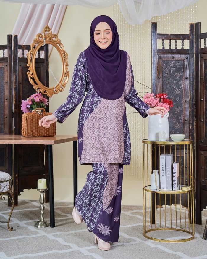 Baju Kurung Moden Batik Sultanah 9.0 - Arena Deep Purple - Image 4