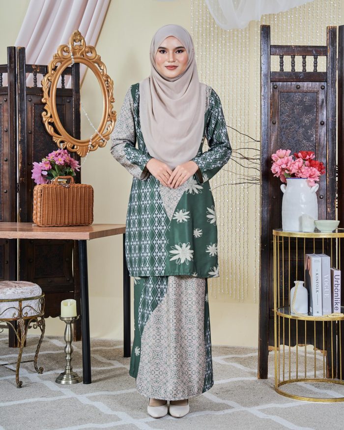 Baju Kurung Moden Batik Sultanah 9.0 - Arena Emerald Green