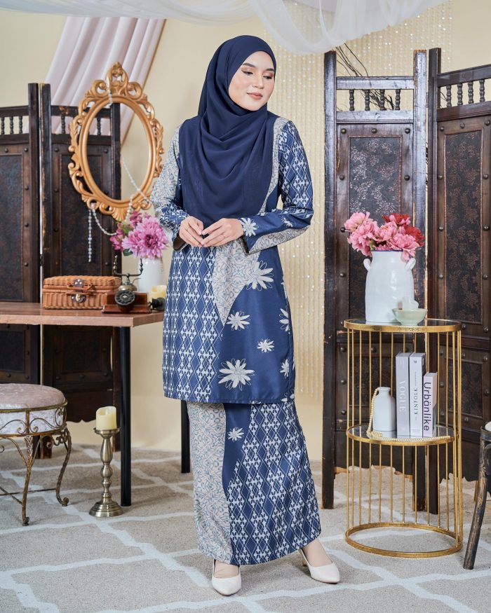 Baju Kurung Moden Batik Sultanah 9.0 - Arena Spruce Blue - Image 4