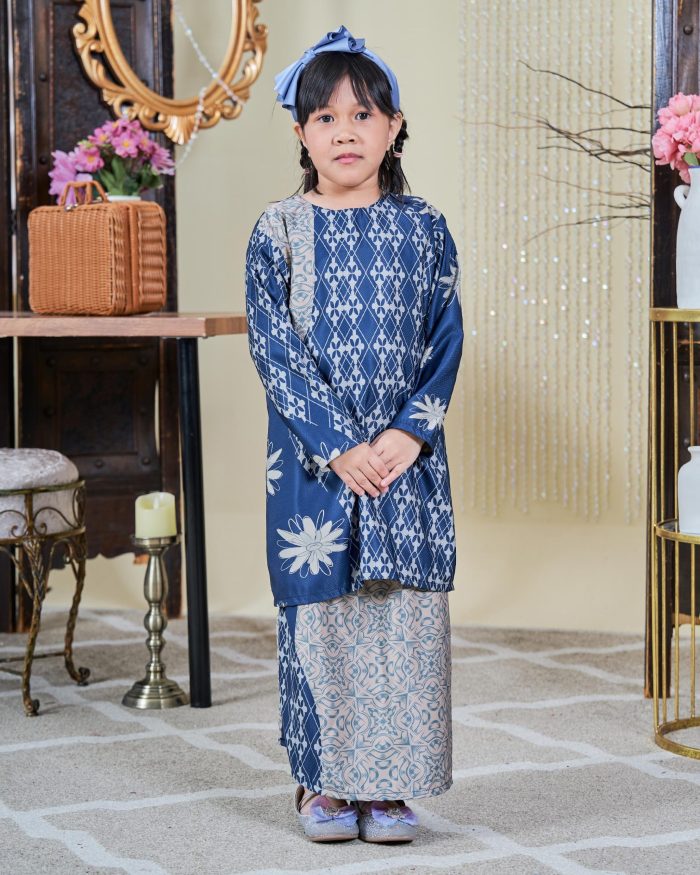 Baju Kurung Moden Batik Sultanah Kids 9.0 - Arena Spruce Blue - Image 4