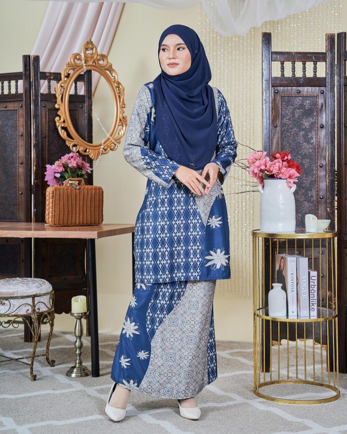 Baju Kurung Moden Batik Sultanah 9.0 - Arena Spruce Blue - Image 6