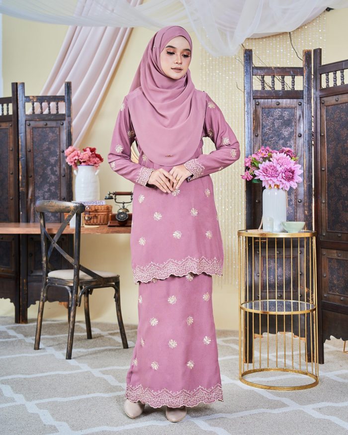 Baju Kurung Moden Sulam Songket Dayang Adelia - Flamingo Pink - Image 3