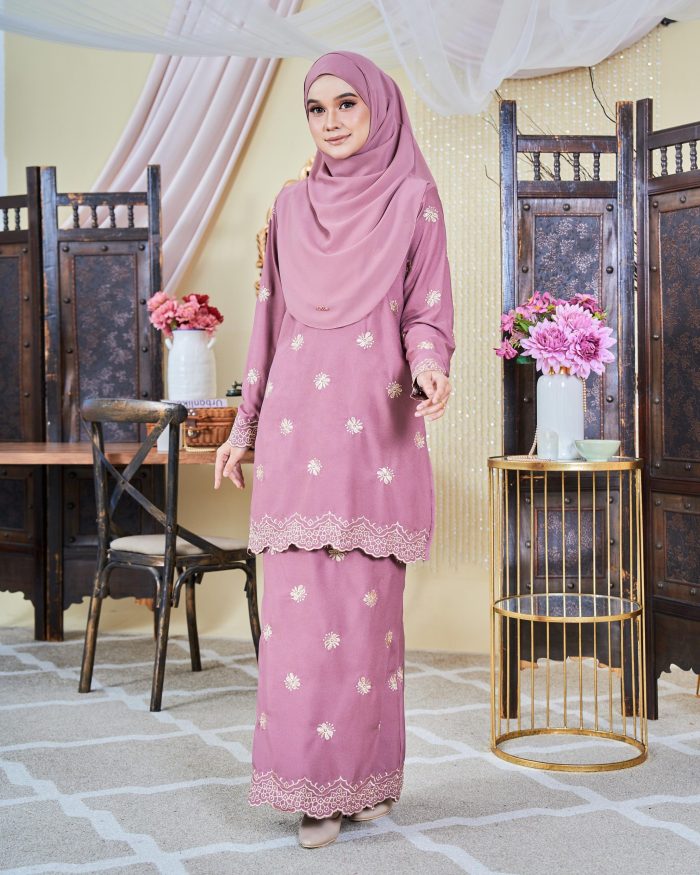 Baju Kurung Moden Sulam Songket Dayang Adelia - Flamingo Pink