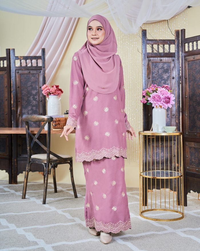 Baju Kurung Moden Sulam Songket Dayang Adelia - Flamingo Pink - Image 4