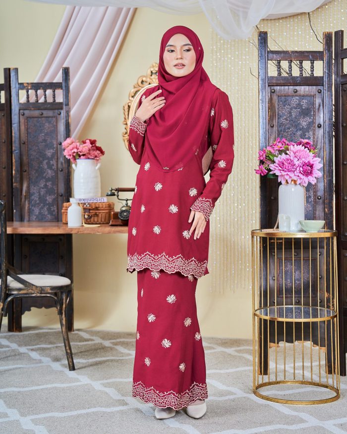 Baju Kurung Moden Sulam Songket Dayang Adelia - Maroon - Image 3