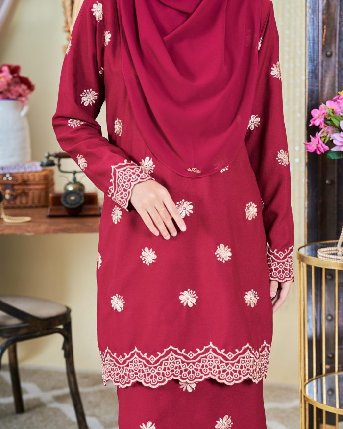 Baju Kurung Moden Sulam Songket Dayang Adelia - Maroon - Image 2