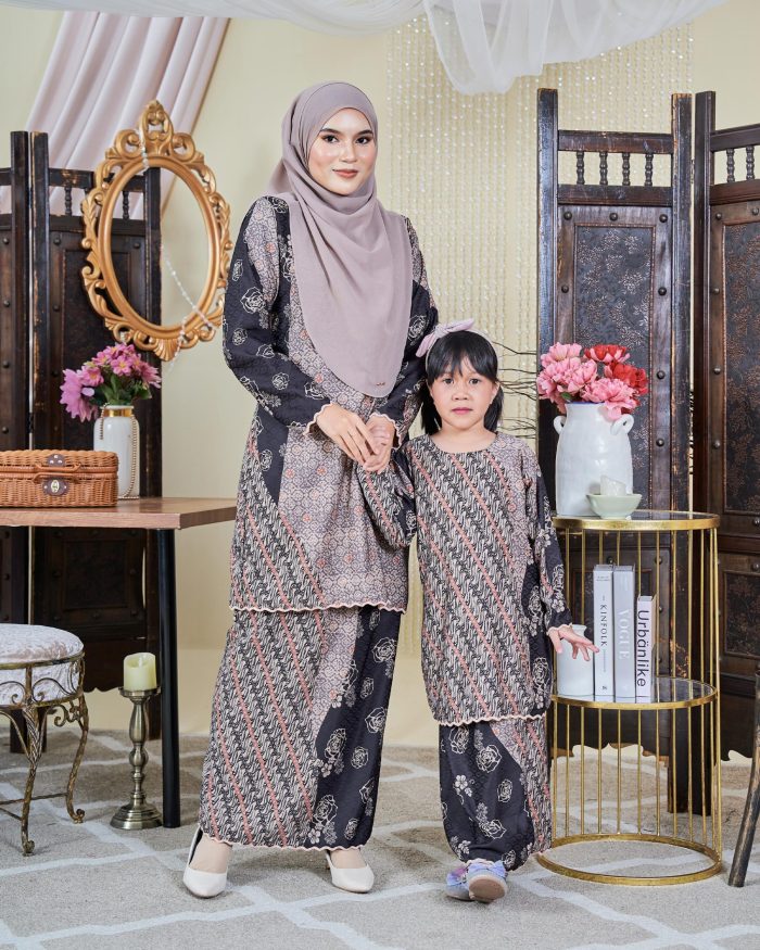 Baju Kurung Moden Batik Sultanah Kids 9.0 - Jiwa Ash Black - Image 3