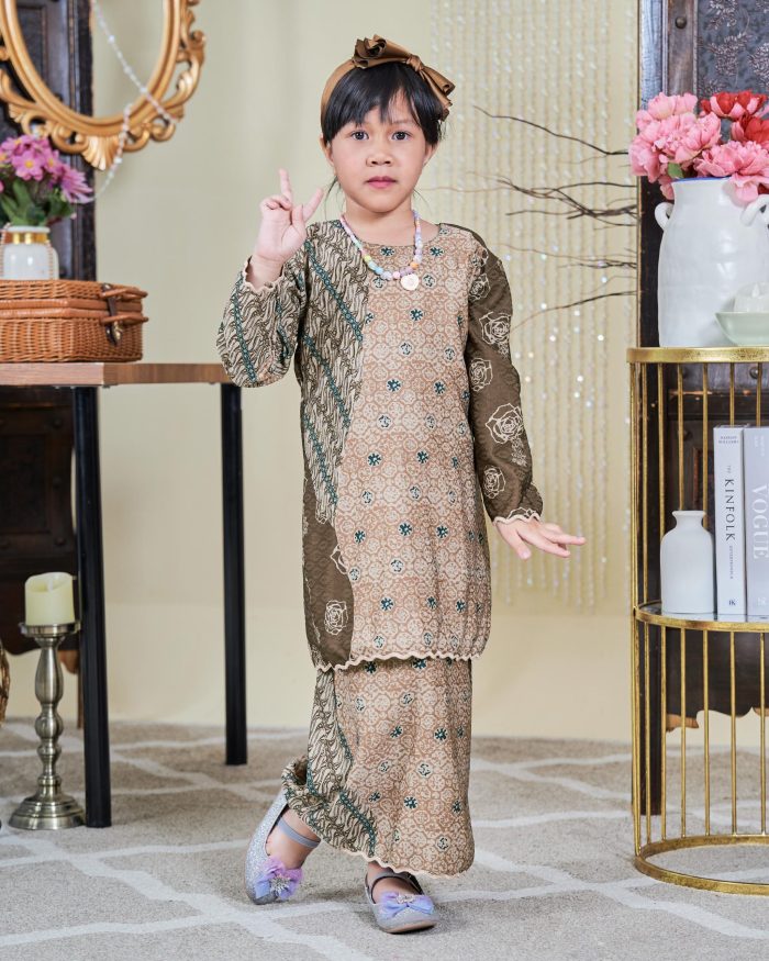 Baju Kurung Moden Batik Sultanah Kids 9.0 - Jiwa Olive Green - Image 2