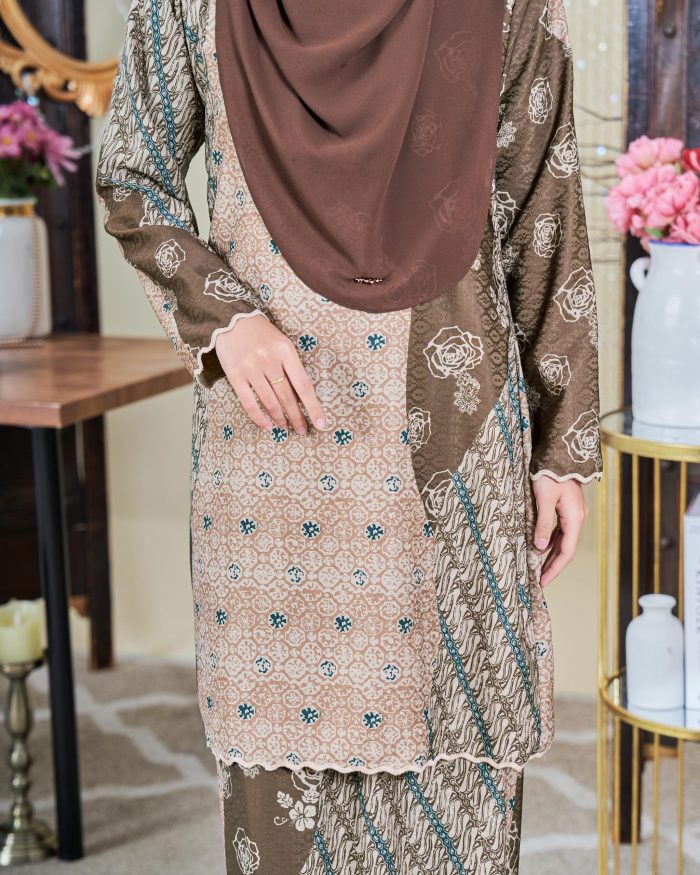 Baju Kurung Moden Batik Sultanah 9.0 - Jiwa Dark Olive - Image 2