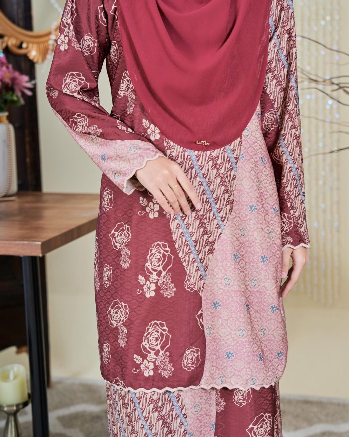 Baju Kurung Moden Batik Sultanah 9.0 - Jiwa Rose Maroon - Image 2