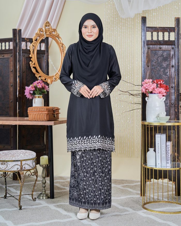 Baju Kurung Moden Batik Sulam Sultanah 10.0 - Adira Black