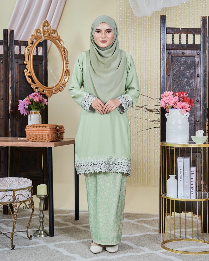 Baju Kurung Moden Batik Sulam Sultanah 10.0 - Adira Pistachio