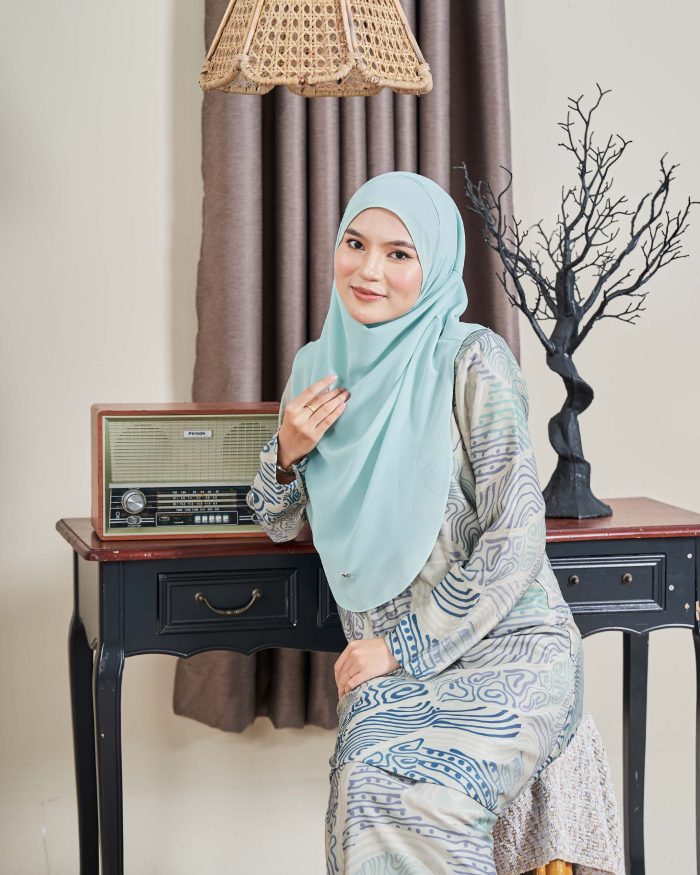 Baju Kurung Moden Batik Sultanah 9.0 - Makmur Creamy Vanilla - Image 4