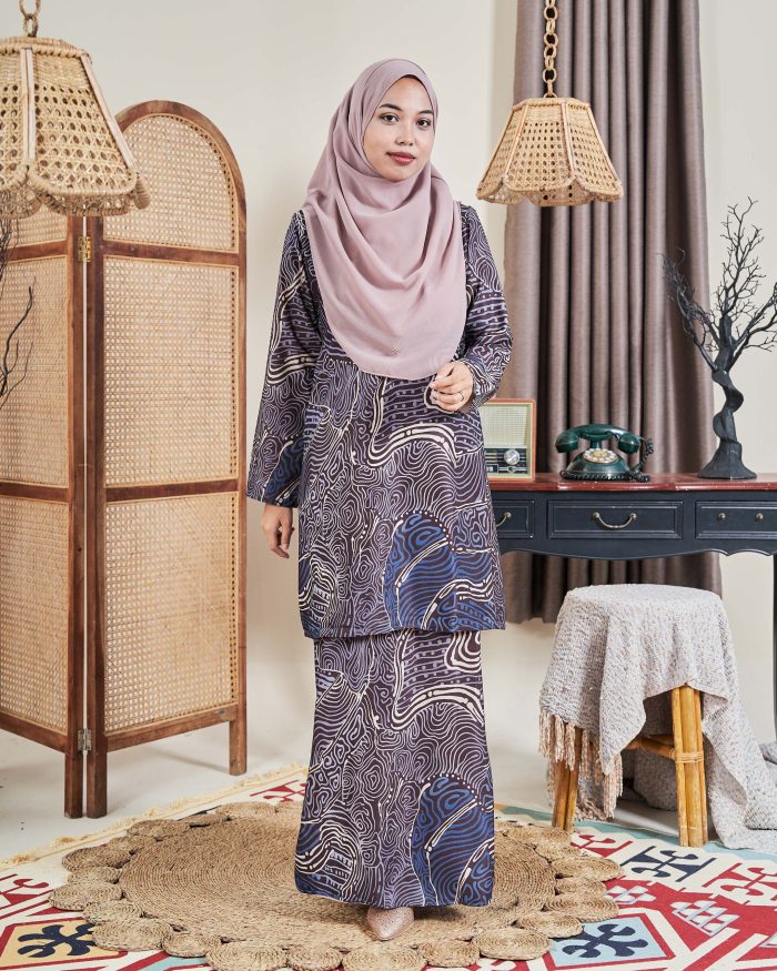 Baju Kurung Moden Batik Sultanah 9.0 - Makmur Dark Brown - Image 2