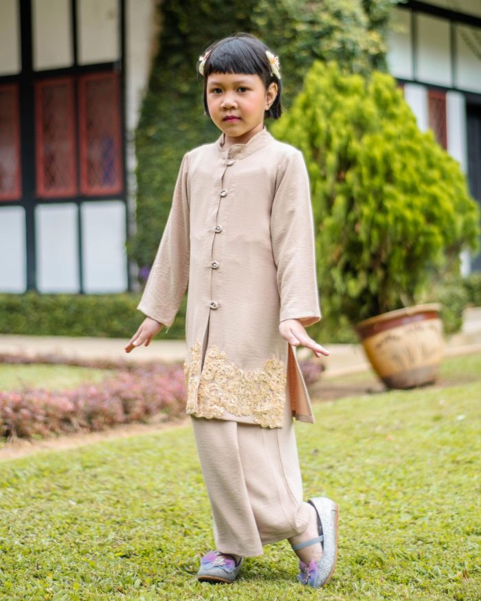 Baju Kebarung Sultanah Kids - Nilamsari Champagne - Image 2