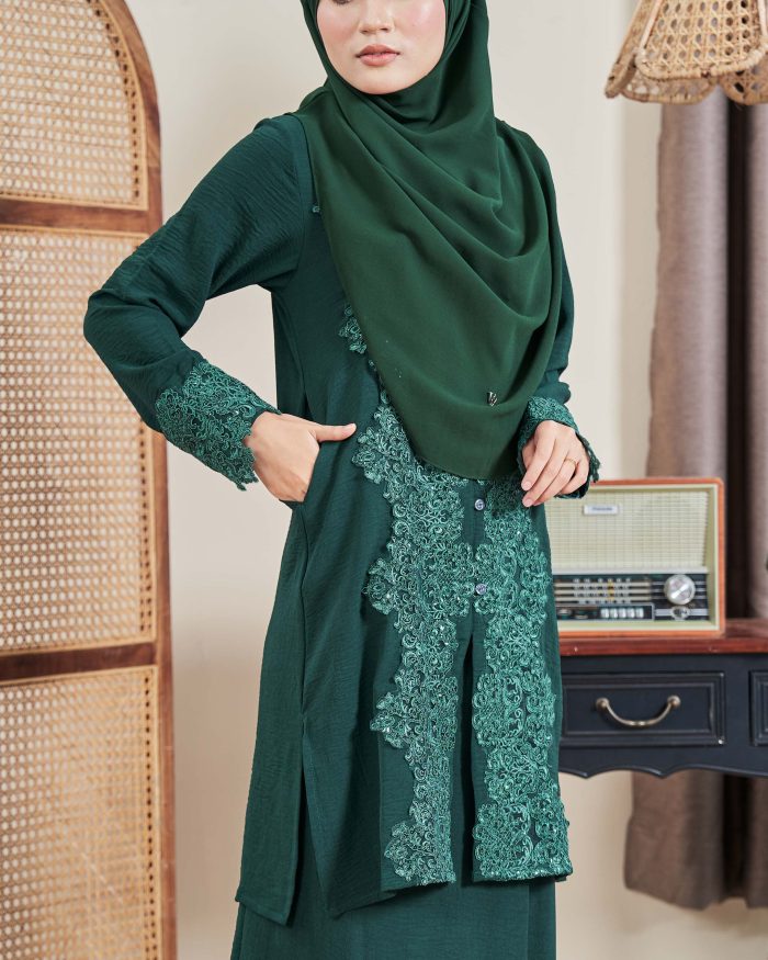 Baju Kebarung Sultanah - Nilamsari Emerald Green - Image 3