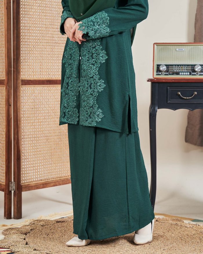 Baju Kebarung Sultanah - Nilamsari Emerald Green - Image 4