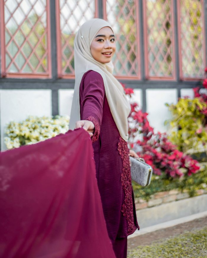 Baju Kebarung Sultanah - Nilamsari Maroon - Image 6