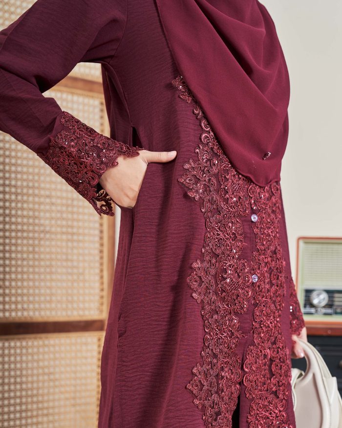 Baju Kebarung Sultanah - Nilamsari Maroon - Image 3