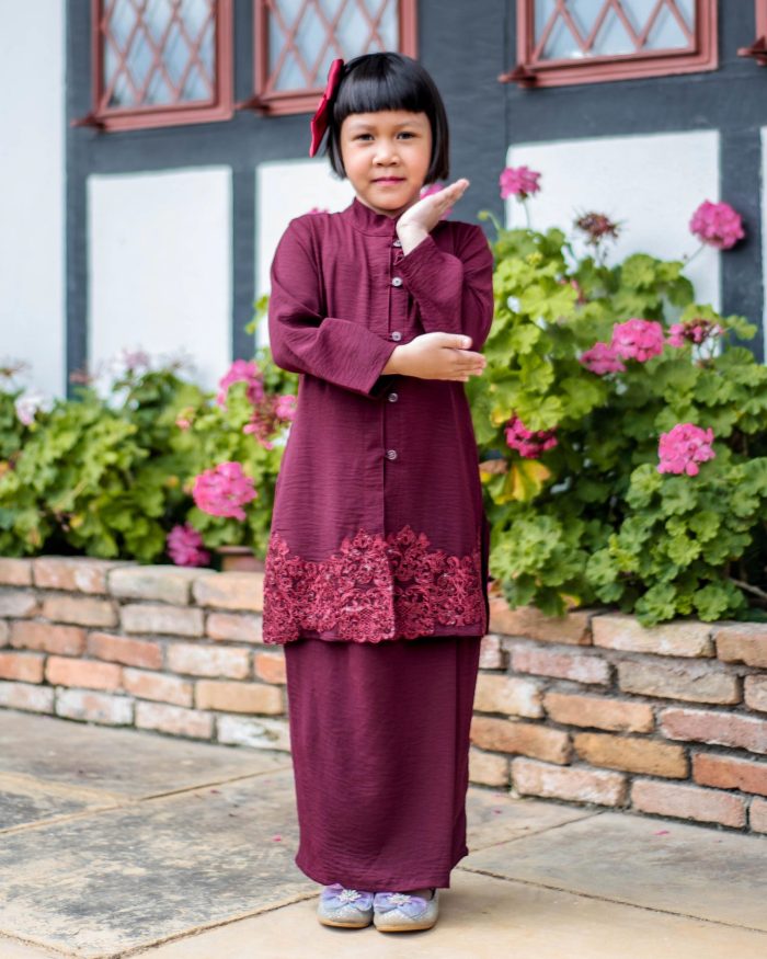 Baju Kebarung Sultanah Kids - Nilamsari Maroon - Image 4