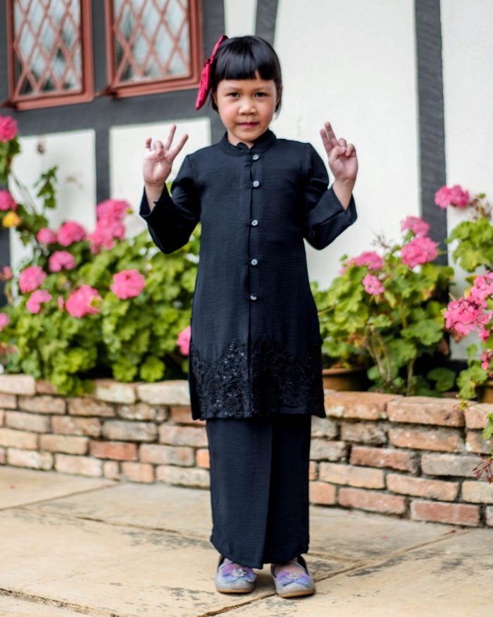 Baju Kebarung Sultanah Kids - Nilamsari Matte Black - Image 4