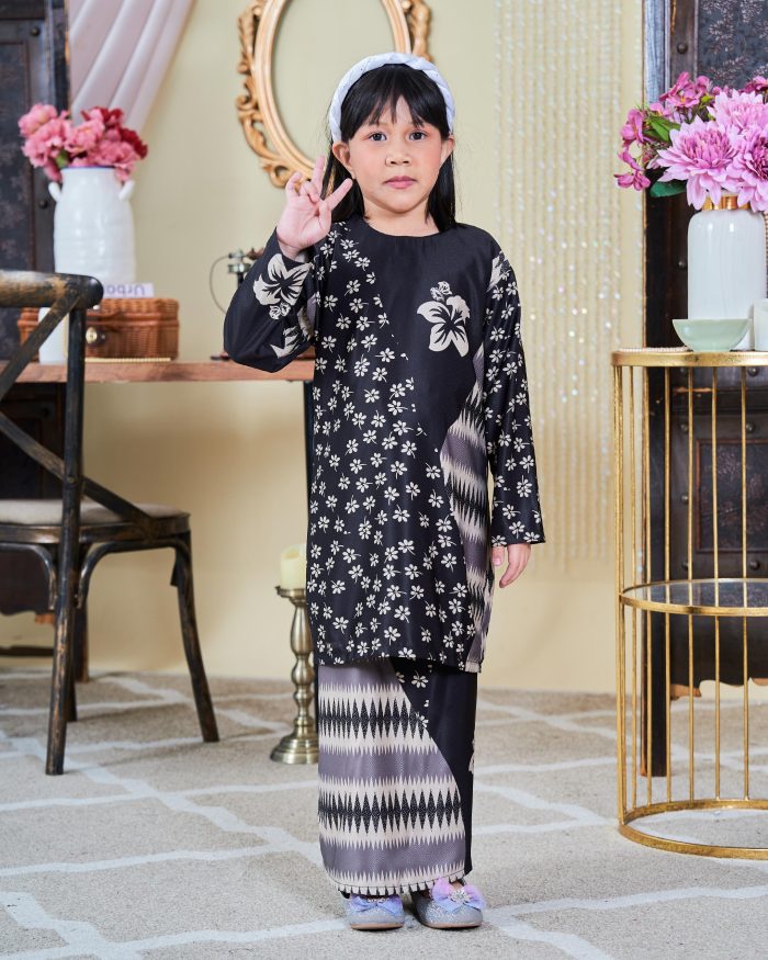 Baju Kurung Moden Batik Sultanah Kids 9.0 - Rayana Ash Black - Image 3