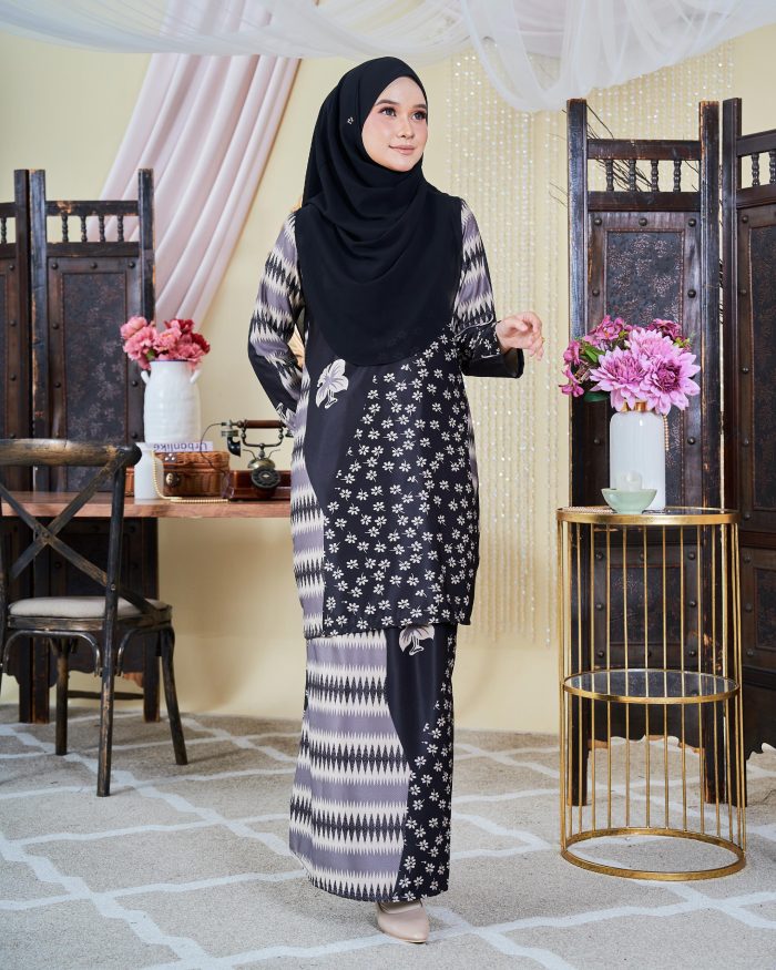 Baju Kurung Moden Batik Sultanah 9.0 - Rayana Ash Black - Image 3