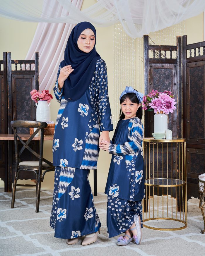 Baju Kurung Moden Batik Sultanah 9.0 - Rayana Dark Blue - Image 4