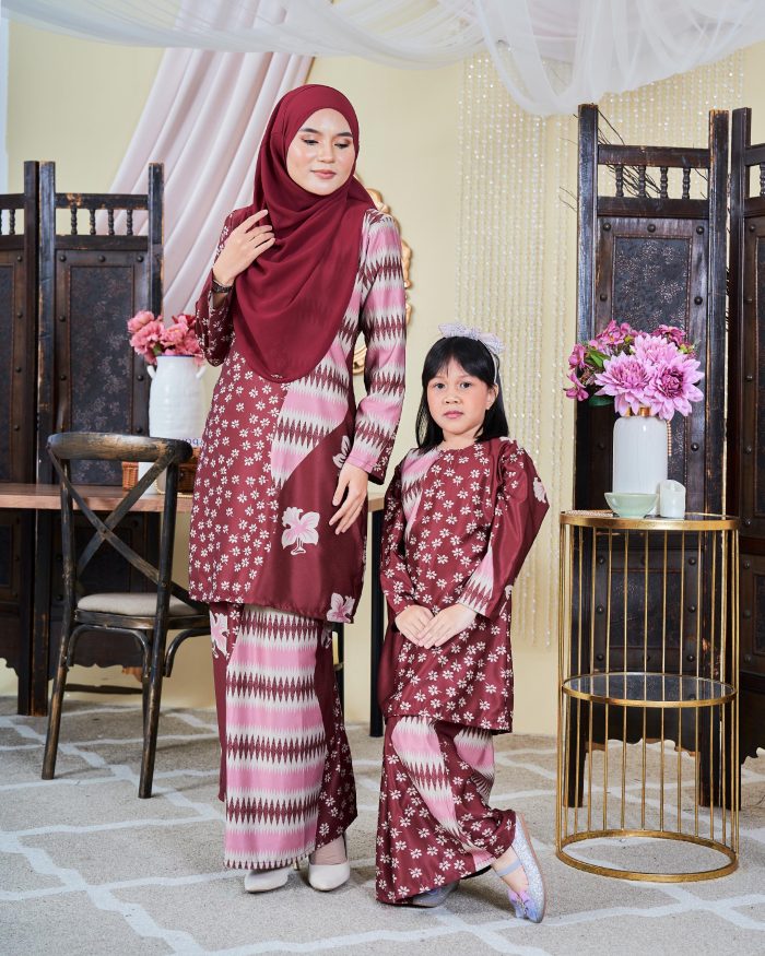 Baju Kurung Moden Batik Sultanah 9.0 - Rayana Silk Maroon - Image 6