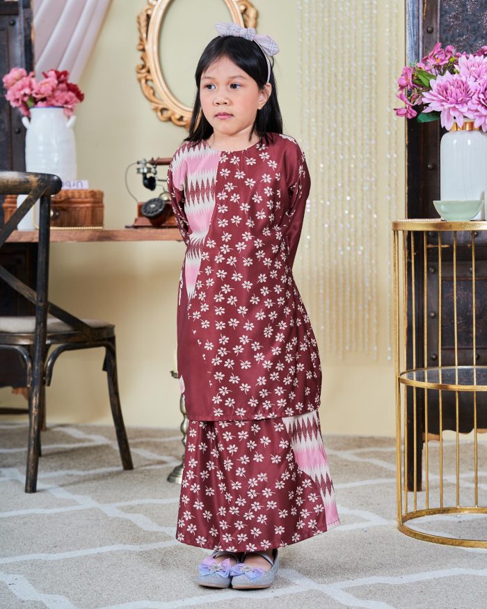 Baju Kurung Moden Batik Sultanah Kids 9.0 - Rayana Silk Maroon - Image 3