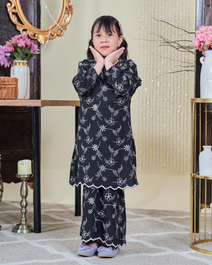 Baju Kurung Moden Sulam Sultanah Kids - Seri Jade Black - Image 2