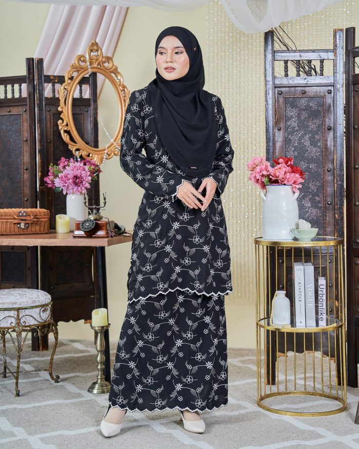 Baju Kurung Moden Sulam Sultanah - Seri Jade Black - Image 3