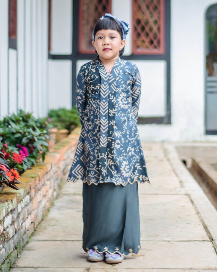 Baju Kebarung Sultanah Kids - Setialam Aqua Turquoise - Image 3