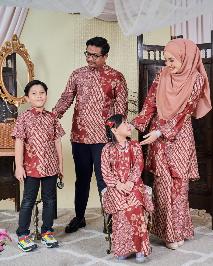 Baju Kebarung Moden Batik Sultanah Kids 9.0 - Setiawan Brick Red - Image 4