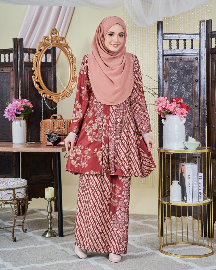 Baju Kebarung Moden Batik Sultanah 9.0 - Setiawan Brick Red - Image 2