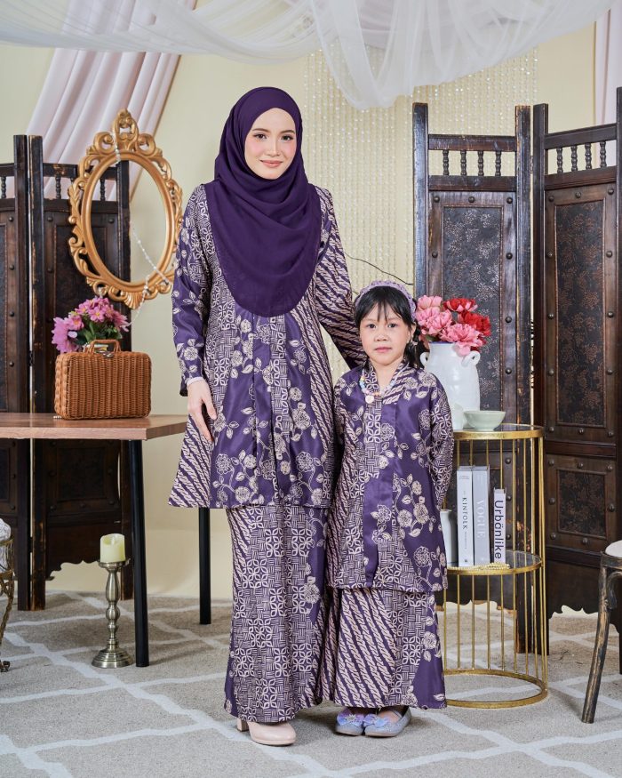 Baju Kebarung Moden Batik Sultanah Kids 9.0 - Setiawan Deep Purple - Image 3