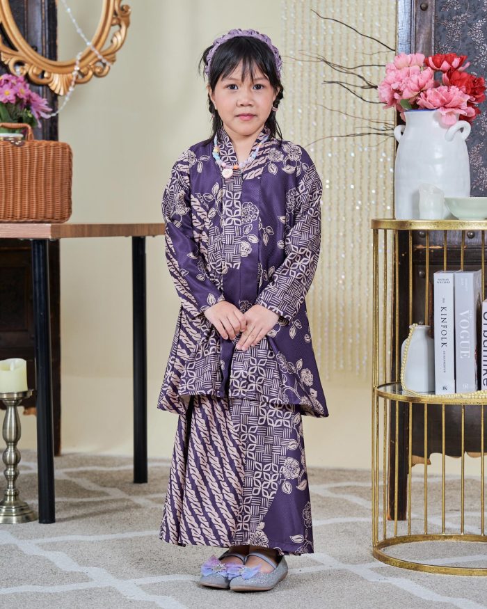 Baju Kebarung Moden Batik Sultanah Kids 9.0 - Setiawan Deep Purple - Image 2