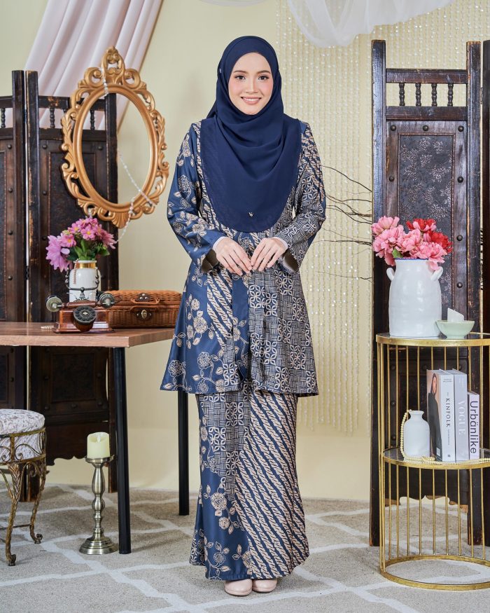 Baju Kebarung Moden Batik Sultanah 9.0 - Setiawan Navy Blue