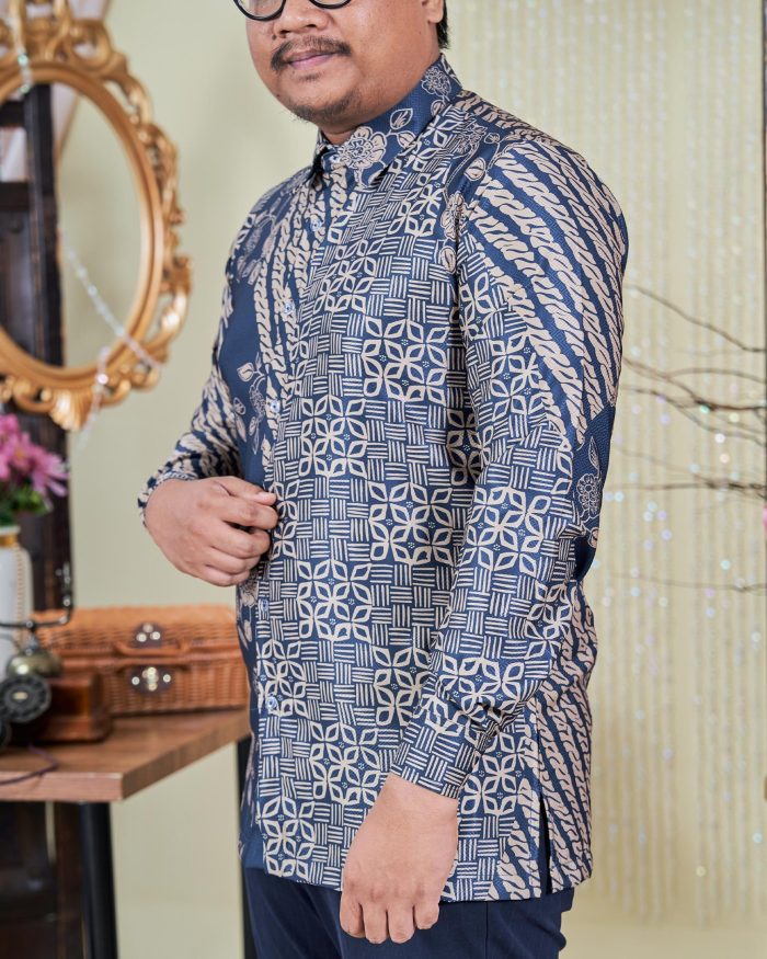 Kemeja Batik Sultan 9.0 - Setiawan Navy Blue - Image 2